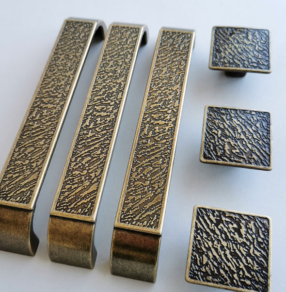 Set of 6 Antique Brass Cabinet Pulls/Knobs. Antique Brass Hardware. Drawer Knob. Drawer Pull ----