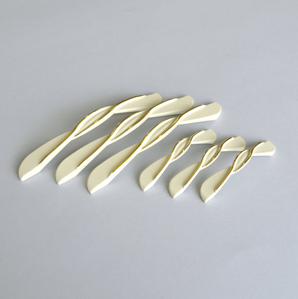 Set of 6 Creamy White And Gold Cabinet Pull. Porcelain Look Braid Drawer Handle 4111/2